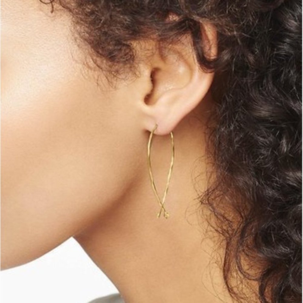 Stella & Dot | [GOLD] Hammered Wire Small Hoops Retired - Picture 4 of 9